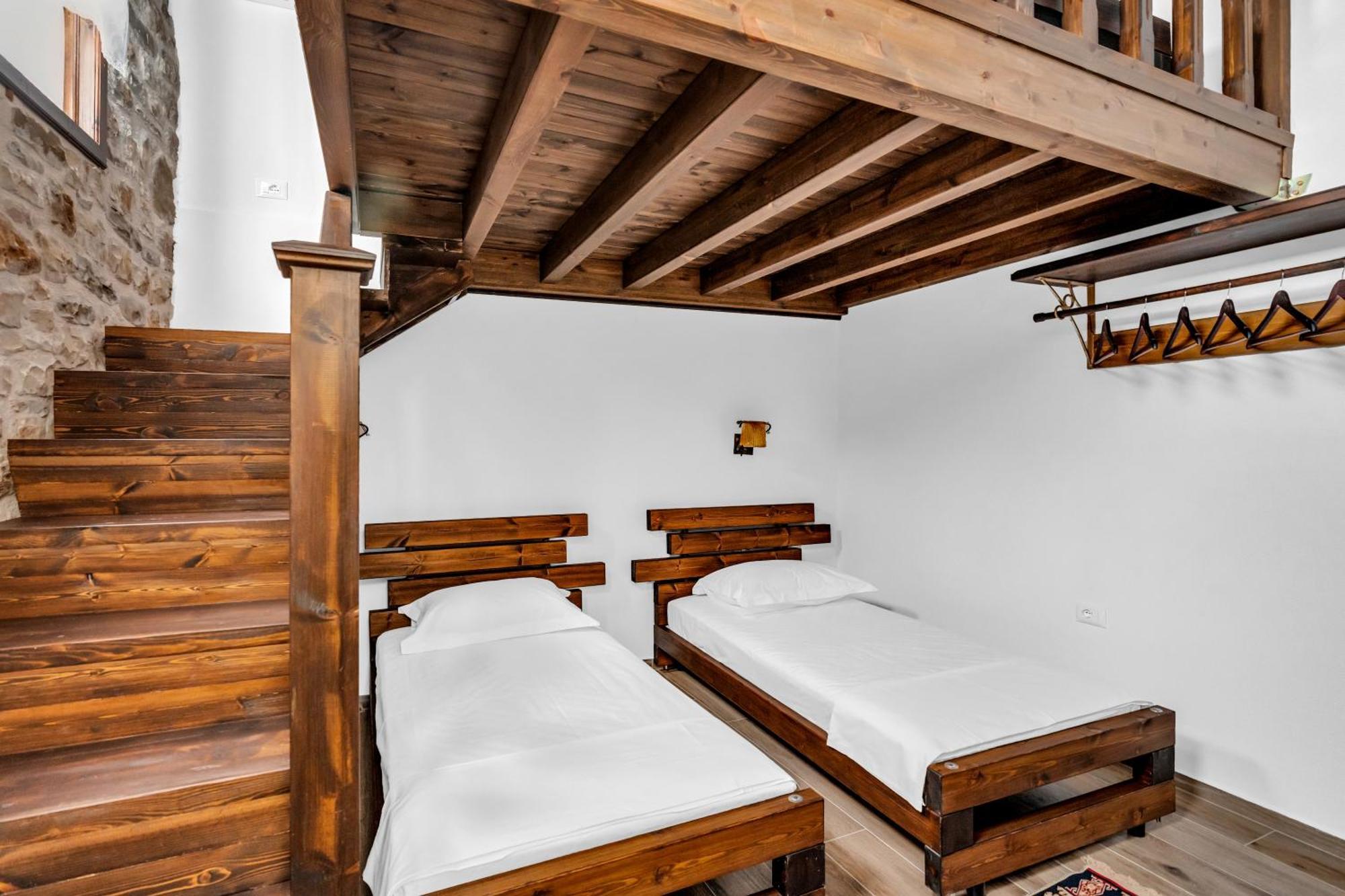 Hotel Bohem Berat Ngoại thất bức ảnh