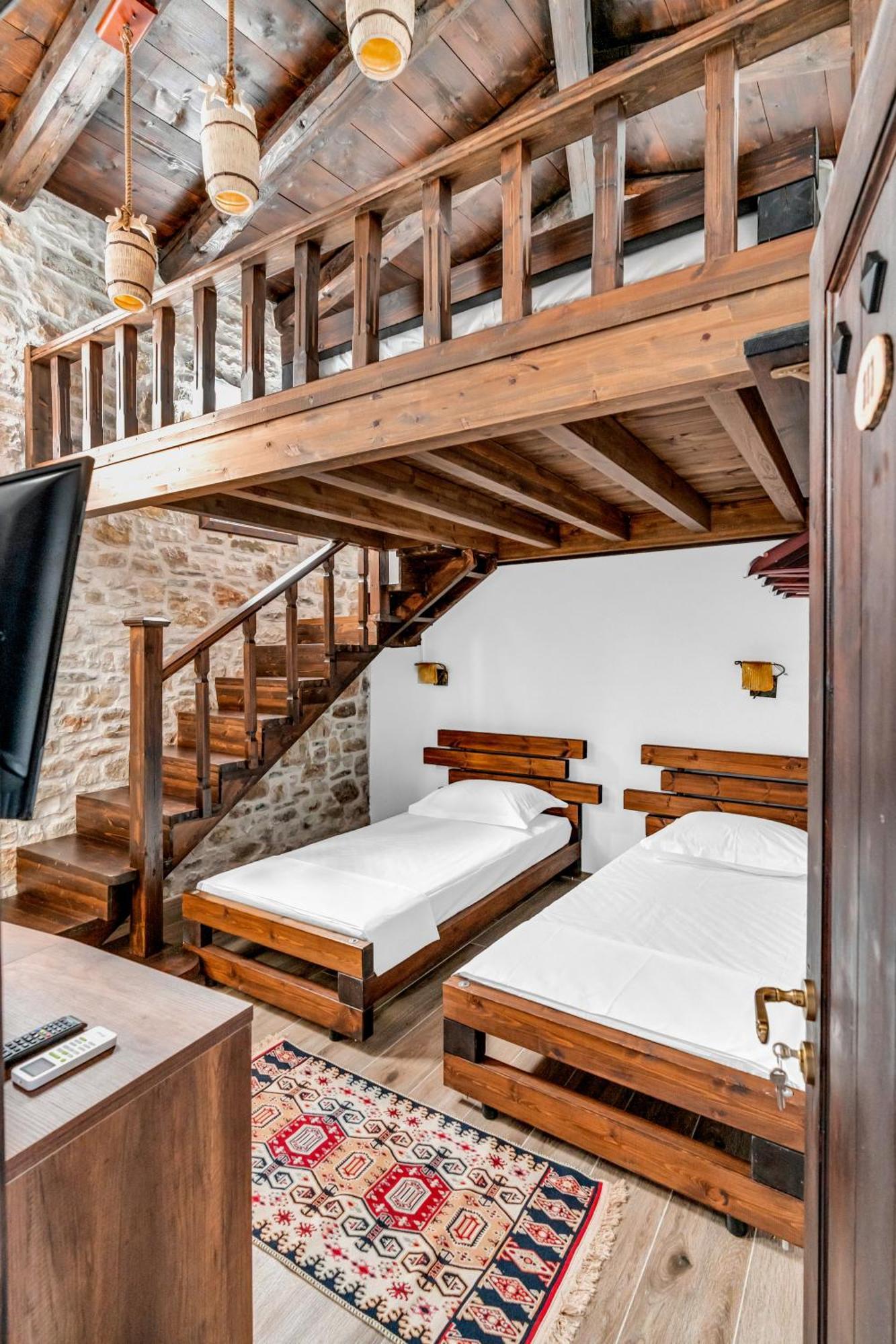 Hotel Bohem Berat Ngoại thất bức ảnh