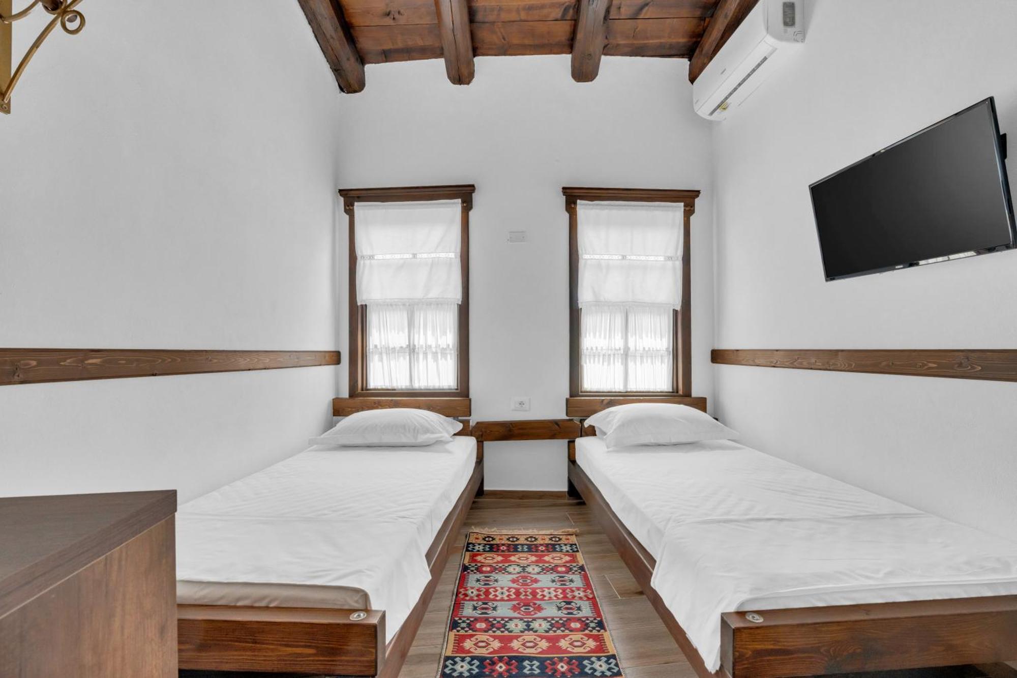 Hotel Bohem Berat Ngoại thất bức ảnh