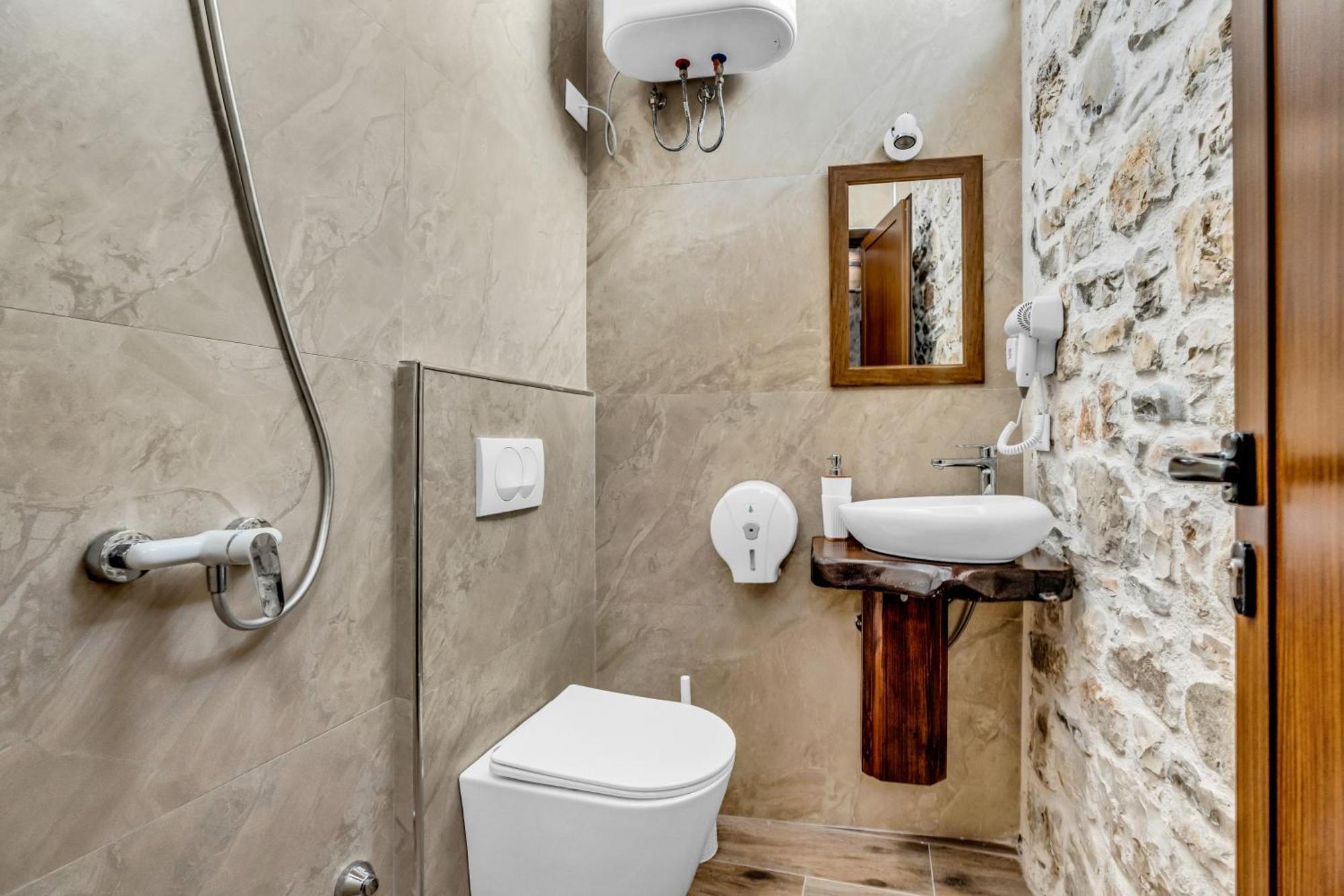 Hotel Bohem Berat Ngoại thất bức ảnh