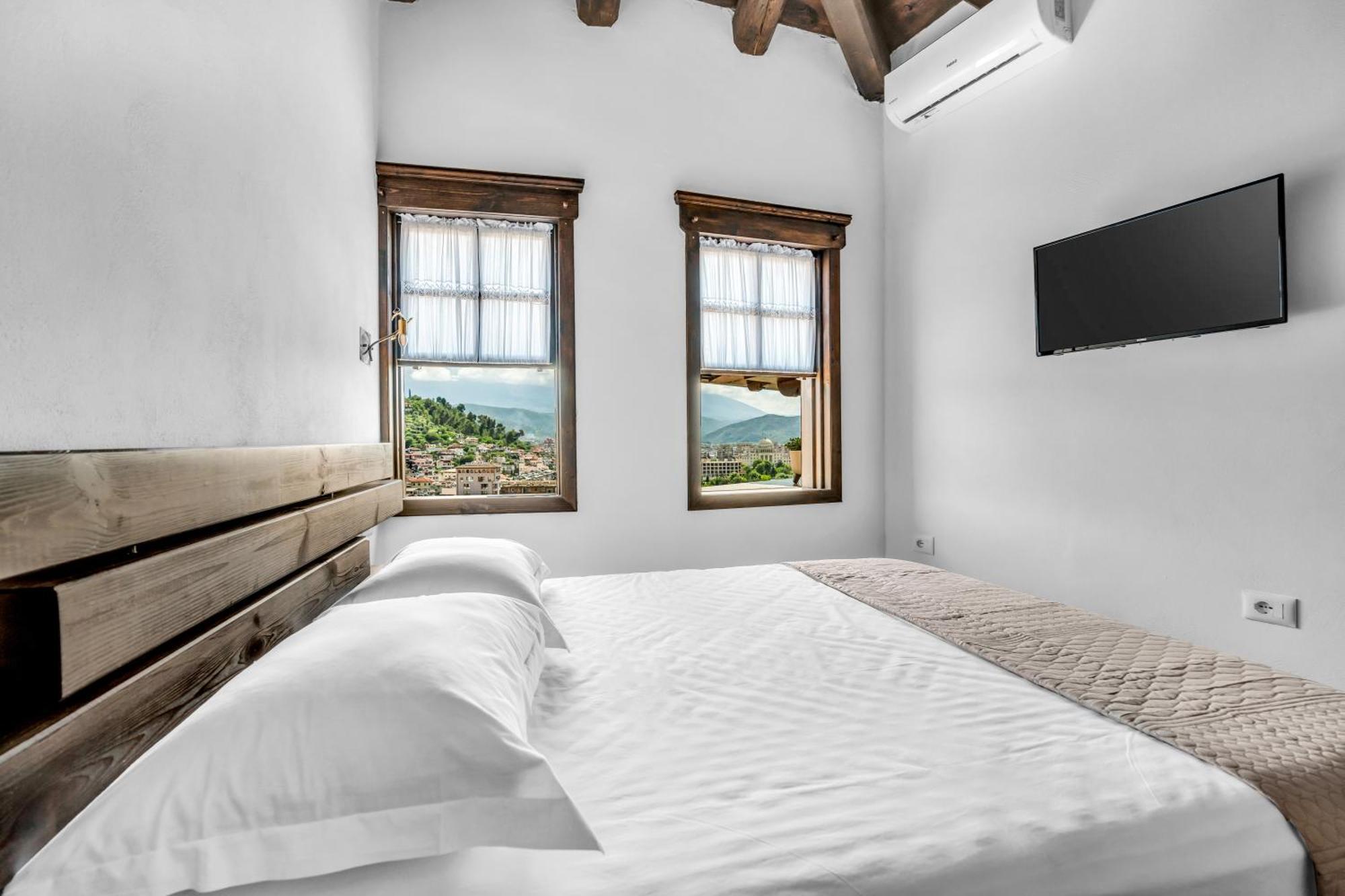 Hotel Bohem Berat Ngoại thất bức ảnh
